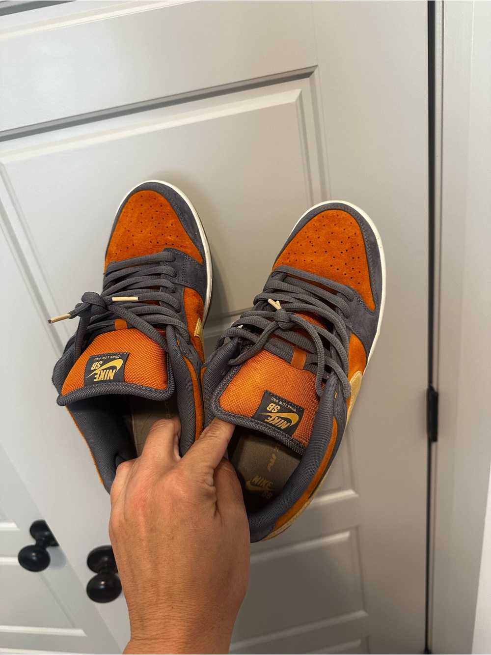 Nike SB Dunk Low
Light Carbon Monarch - Picture 2 of 4